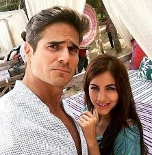 Ela velden e daniel arenas. Facebook