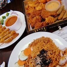 Many of us in singapore and malaysia grew up with ramly burgers which are synonymous with street burgers here. This Ramly Halal Kiosk At R R Pagoh Serves Ready To Eat Meals Like A Fast Food Restaurant Johor Foodie