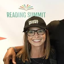 Becca Lee Munson (@beccaleeonbooks)