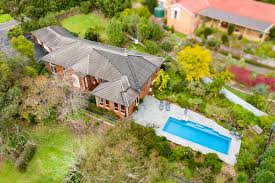 We would like to show you a description here but the site won't allow us. 4 Arnold Drive Donvale Vic 3111 Domain