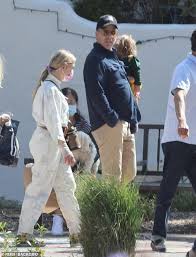 It's important to read the whole email. Hunter Biden Seine Frau Melissa Und Seine Kinder Machen Sich Am Sonntag Auf Den Weg Zum Mittagessen Im Griechischen Restaurant In Malibu Nach Welt
