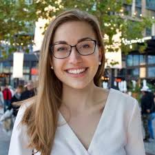 Courtney Britt's Instagram, Twitter & Facebook