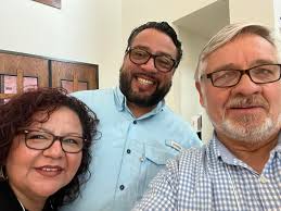 Giving Glory to God and Jesus