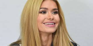 Nachdem sie sich 2019 bewusst aus der öffentlichkeit seit januar 2020 offiziell ein paar. Pamela Reif Stellt Sich Hinter Sophia Thiel