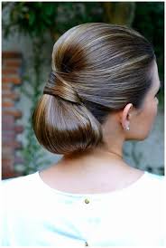 Side curly hairstyle with a hair flower and long bangs african american women are bright enough to look gorgeous with simple, sweet hairstyles. 25 Elegant Mother Of The Bride Groom Hairstyles Weddingomania
