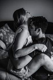 Kelime ve terimleri çevir ve farklı aksanlarda sesli dinleme. Intimate Couple S Photography Who You Are Alone Together