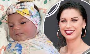 Morgan went through a unique journey with her daughter charlie elena and husband, pro soccer player servando carrasco, to prepare for the olympic games tokyo 2020. U S Soccer Star Alex Morgan Announces She Has Given Birth To Daughter Charlie Elena Carrasco Daily Mail Online