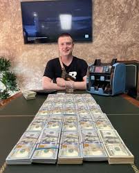 Избиение девушки и реклама казино - как скандальный блогер Mellstroy  заработал миллионы - el.kz