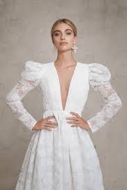 Your wedding dress is probably your most important wedding purchase, and buying it know what flatters your body type. 20 Statement Ballgowns For The Fashion Forward Cool Bride