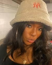 Dede West's Instagram, Twitter & Facebook