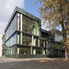 A börtönnel fenyegetett milliárdos szerint nevetséges és megalapozatlan az ügyészség vádja, a szálakat pedig csányi sándor. Fenyleny A Bige Holding Irodahaza Nyiregyhazan