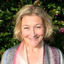 Anna Lloyd Therapy (@AnnaBEthechange)