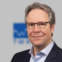 Thomas Zecher's Instagram, Twitter & Facebook