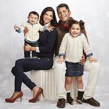 Comfy And Cozy Sweaters And Jeans Would Also Be Adorable In This Setting Family Picture Outfits Studio Family Portraits Family Holiday Pictures