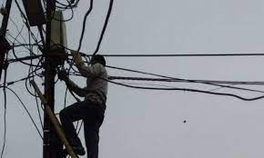 Bareilly: Annoyed Over Rs 500 Fine on Traffic Violation, UP Lineman Cuts  Off Supply to Police Station | Shiksha News