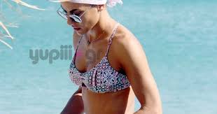 Carne alla pizzaiola (λεπτές μoσχαρίσιες μπριζόλες με σάλτσα από ντοματίνια και κρασί). Eirhnh Papadopoyloy Celebrities Eidhseis Yupiii Gr