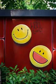 500 Smiley Face Pictures Download Free Images On Unsplash Red smiley ball on seashore during daytime. 500 smiley face pictures download