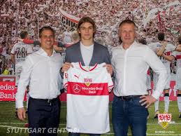 By peter vice friday, may 7. Vfb Stuttgart On Twitter Borna Sosa Wechselt Zur Kommenden Saison Von Dinamo Zagreb Zum Vfb Und Erhalt Einen Vertrag Bis Zum 30 Juni 2023 Reschke Borna Sosa Ist Ein Hochinteressanter Spieler Fur