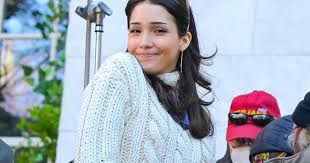 1 é conhecida por sua atuação nas séries control z, da netflix, e em gossip girl, da hbo max Yxxghlssv0lthm