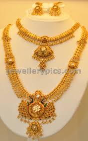 Pin By Sree On Vintage Indian Jewelry Designs Vintage Indian Jewelry Gold Jewelry Fashion Antique Gold Jewelry Indian