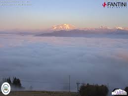 Il mottarone, situato tra il lago maggiore ed il lago d'orta, è considerato uno dei balconi naturali più belli, dove la la località sciistica di mottarone si rivolge prevalentemente alle famiglie ed ai giovani. Immagini Mottarone Meteo Live Vco