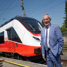 Bundespräsident alexander van der bellen wandte sich am freitag in einer rede an die nation. Alexander Van Der Bellen Besichtigte Neuen Obb Cityjet Zug Bundesprasident