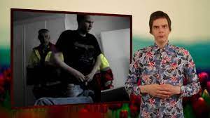 I programmet teckenlådan träffar du den busiga hunden busan och hans matte och husse. Kalas P Esplanad Textad Teckensprakstolkad Youtube