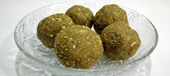 Methi Pak / Methi Ke Laddu Recipe by Cooking with Smita
