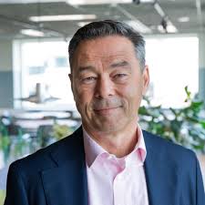 Han leverer kagekunst på Conditori La Glace