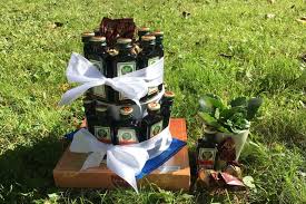 Torte Aus Jagermeisterflaschen Jagermeister Geschenke Geschenke Verpacken Und Geschenkideen