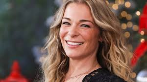 LeAnn Rimes, 40, highlights sculpted abs in strapless bikini and tiny  shorts
