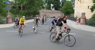 Schade, bislang hat noch niemand informationen über halle. Critical Mass Fahrraddemo Testet Den Neuen Robert Franz Ring Du Bist Halle