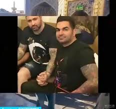 وی حالا به جرم قتل وحید مرادی نیز به قصاص محکوم شده و پرونده اش در دیوان عالی کشور تحت. Ø¹Ú©Ø³ Ø­Ø³ÛŒÙ† ÙˆØ­ÛŒØ¯ Ù…Ø±Ø§Ø¯ÛŒ Ø¹Ú©Ø³ Ù†ÙˆØ¯ÛŒ