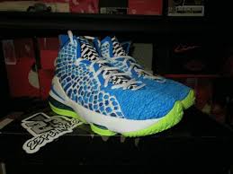 Shop lebron james signature nike basketball shoes at stadium goods, in all colors and sizes. Sale Nike Lebron 17 Xvii Photo Blue Volt Gs Kids Bq5594 434 Size 4 5y New James Apgs Nsw Marketplace