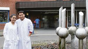 I do everything from building websites to rebranding to creating custom snapchat filters for businesses. Bolivianische Arzte Zu Gast In Der Klinik Bassum