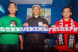 Damai persib feat persija dalam lagu dj culametan #damaisampaimati. Bara Di Balik Kostum Sepak Bola Republika Online