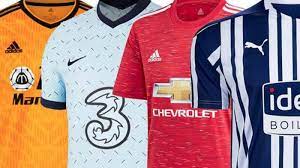 © disediakan oleh kompas.com suporter leeds united berkumpul di sekitar elland road pada jumat (17/7/2020) untuk merayakan kembalinya klub tersebut ke premier league atau kasta teratas liga inggris. Jersey Musim 2020 2021 Klub Klub Liga Inggris Tribun Batam