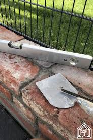 Grillplatz Bauen Jeder Braucht Ein Dach Uber Dem Kopf Wirgartenkinder Grillplatz Alte Ziegel Dach