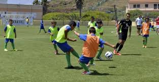 ⬇ descargue fotos de niños jugando futbol gran banco de imágenes de stock millones de fotos sin royalties de la mejor calidad a precios asequibles Futbol Infantil La Leccion De Un Entrenador Al Publico Si Vuelven A Insultar Al Arbitro Nos Vamos Publico