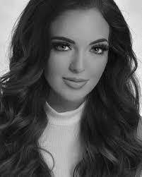 Alexis Thigpen's Instagram, Twitter & Facebook