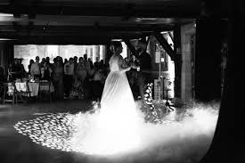 Les invités l'attendent généralement avec impatience. Ouverture De Bal Classique A Bordeaux Et La Cub Danse Mariage