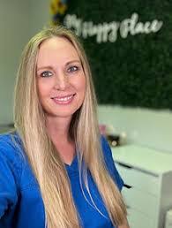 Julie Skinner's Instagram, Twitter & Facebook