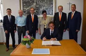Swiss raiffeisen is a cooperative bank in switzerland. Genogramm Genossenschaftliches Leben Profil Magazin