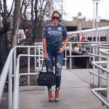 Food recipes, latest recipe collections, celebrity news, diet, living, family, parenting, relationships, style from australia's most loved magazine! What To Wear To A Soccer Game Women S Soccer Fashion Blogger Sarah Lindner Of The House Of Sequins Wear Soccer Outfit Outfit Inspiration Spring Jersey Outfit