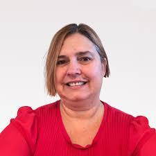 Lara Care's Instagram, Twitter & Facebook