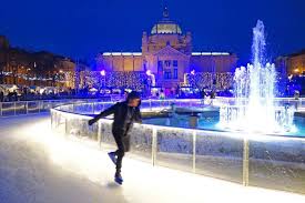 Schlittschuh Laufen Im Ledeni Park Zagreb Weihnachtsmarkt In Zagreb Zagreb Schlittschuh Laufen Zagreb Kroatien