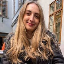 Sandra Gobbel's Instagram, Twitter & Facebook