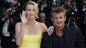 Charlize theron, pictured at cinemacon earlier this month, confirms that her elder child is transgender. Charlize Theron Geht Fur Die Liebe Keine Kompromisse Ein Promiflash De