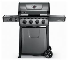 There are lots of different factors that affect your ideal outdoor kitchen design, like drainage or prevailing wind patterns that can get overlooked. Grill Und Gasgrill Shop Mit Grillzubehor Und Grillfachgeschaft In Munchen