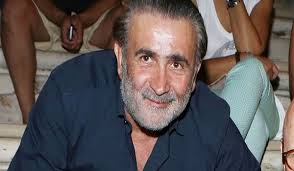 Lifestyle, videos and celebrity news! Madata Gr Pen8os Gia Ton Lakh Lazopoylo Pe8ane H Syzygos Toy
